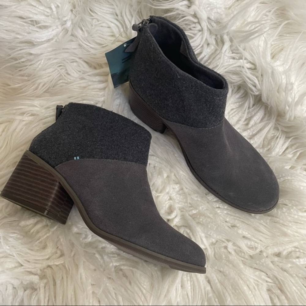 Toms‎ Lacy suede wool belt booties back zip size 9 NWT